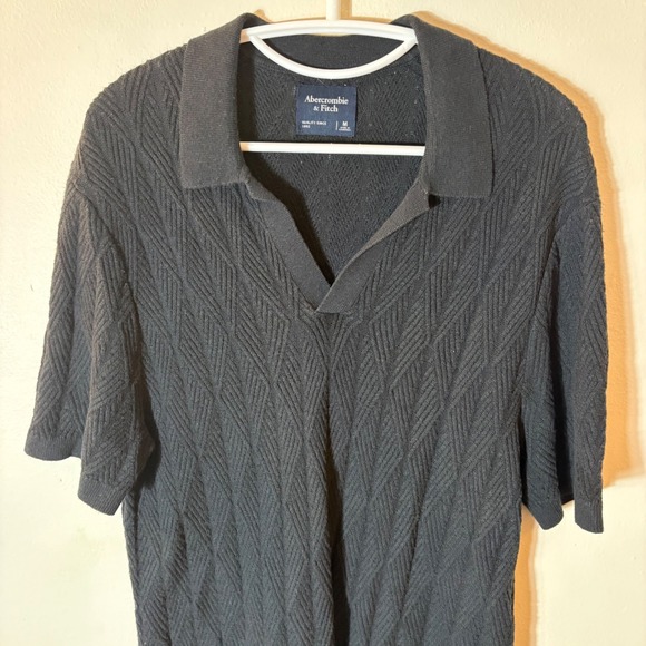 Abercrombie & Fitch Textured Knit Johnny Collar Polo Shirt Black Size Medium - Picture 2 of 7